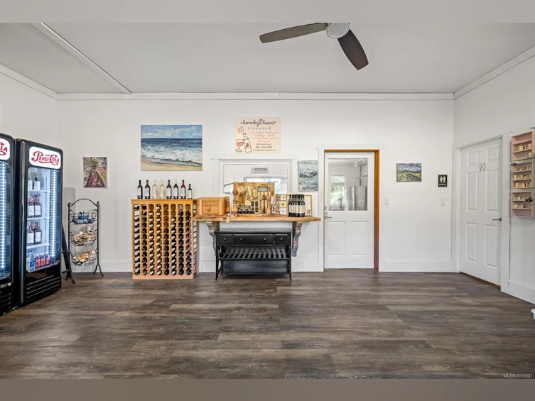 1885 Central Road, Hornby Island, BC, V0R 1Z0 - 33