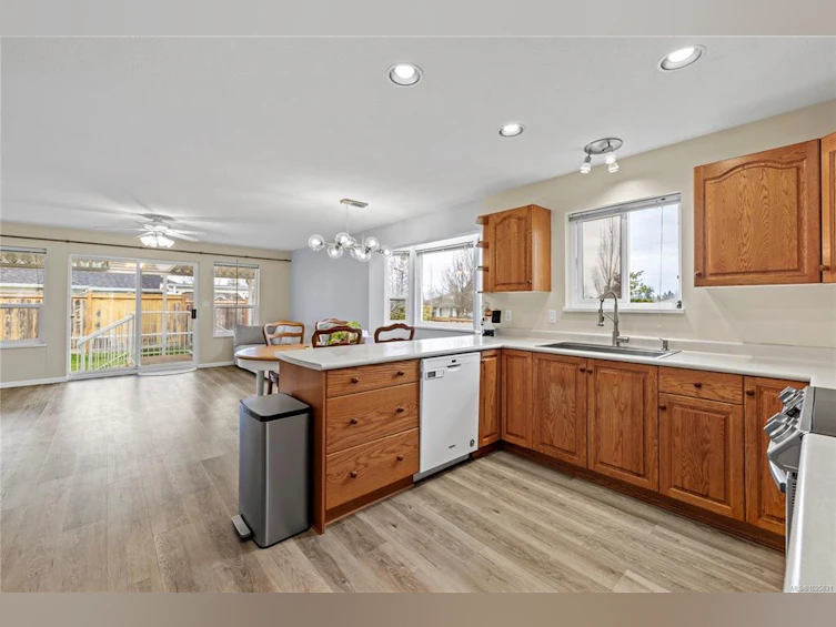 47 Magnolia Drive, Parksville, BC, V9P 2P5 - 4