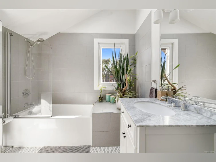 903 Collinson Street, Victoria, BC, V8V 3B7 - 22