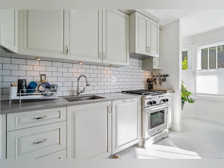 903 Collinson Street, Victoria, BC, V8V 3B7 - 6