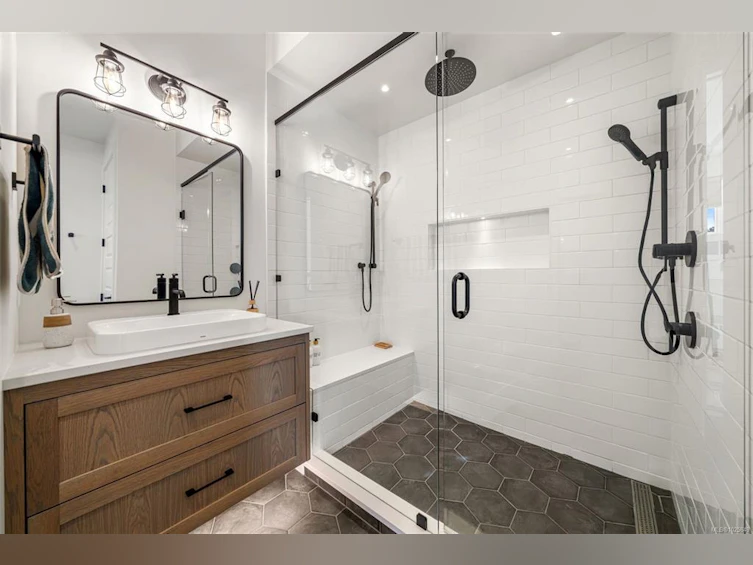 903 Collinson Street, Victoria, BC, V8V 3B7 - 36