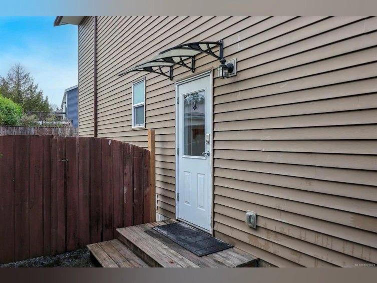 3367 First Street, Cumberland, BC, V0R 1S0 - 23