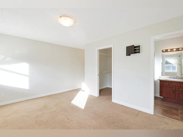 3367 First Street, Cumberland, BC, V0R 1S0 - 14