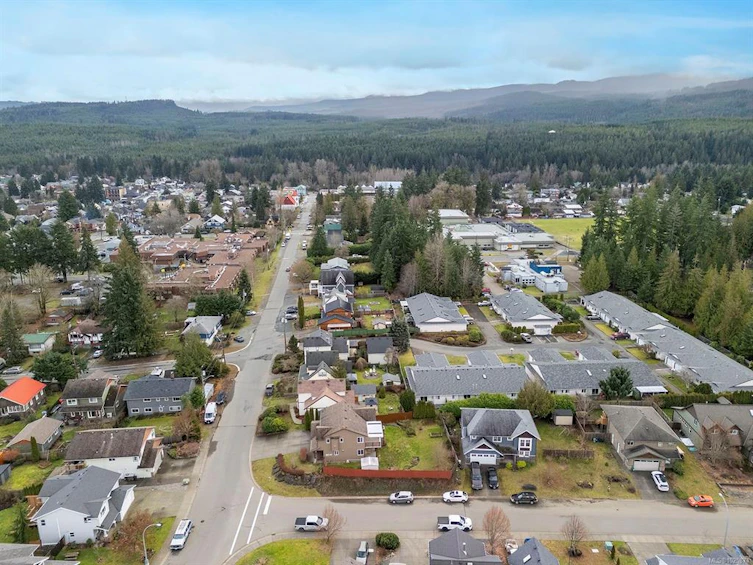 3367 First Street, Cumberland, BC, V0R 1S0 - 42