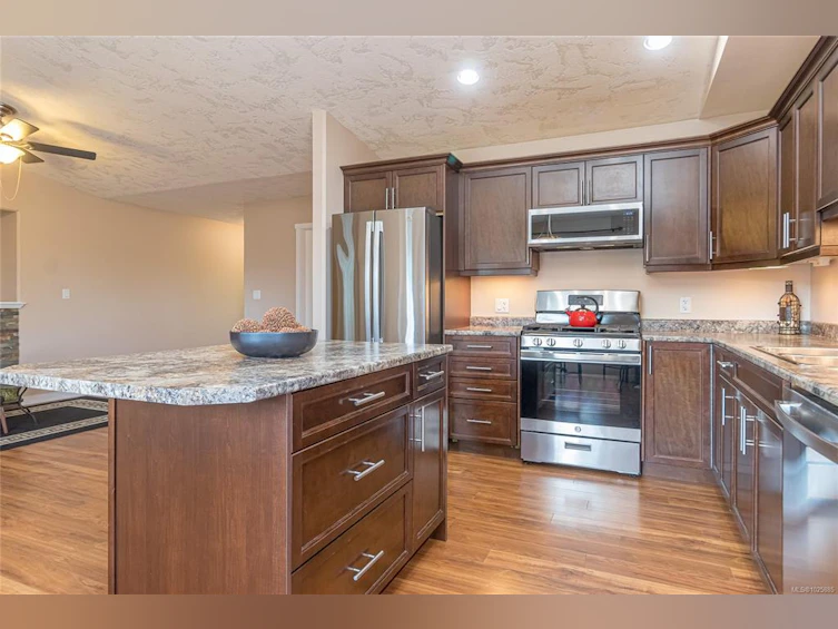 1762 Martini Way, Qualicum Beach, BC, V9K 2S3 - 5