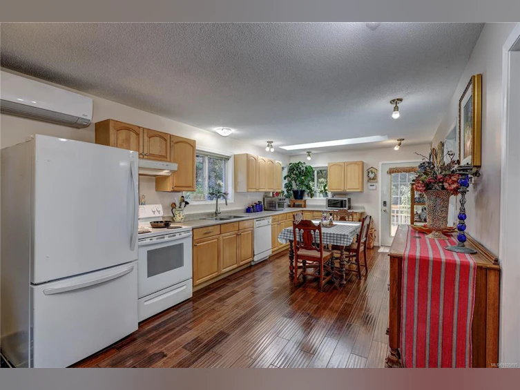 4840 Blue Heron Drive, Bowser/Deep Bay, BC, V0R 1G0 - 17