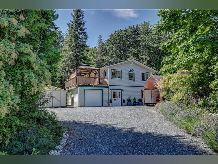 4840 Blue Heron Drive, Bowser/Deep Bay, BC, V0R 1G0 - 2