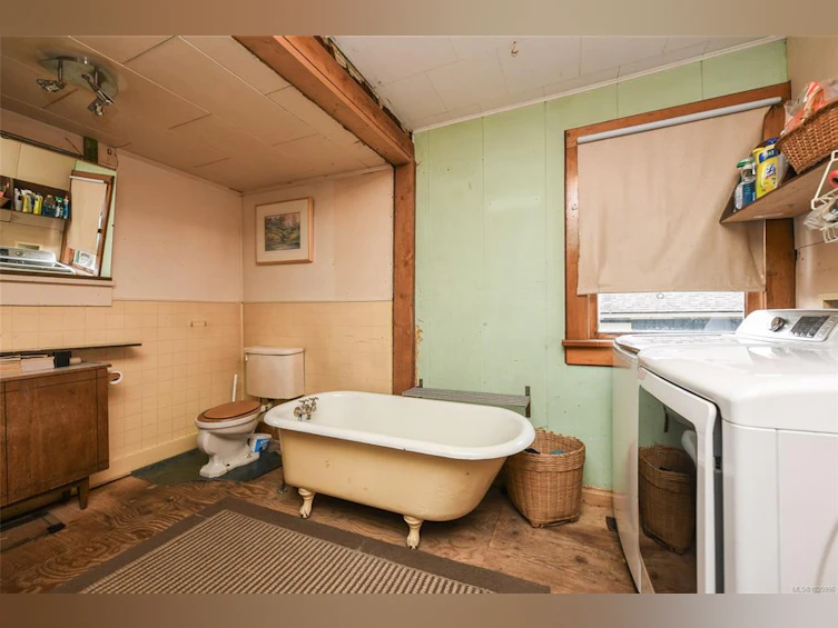 2745 Derwent Avenue, Cumberland, BC, V0R 1S0 - 27