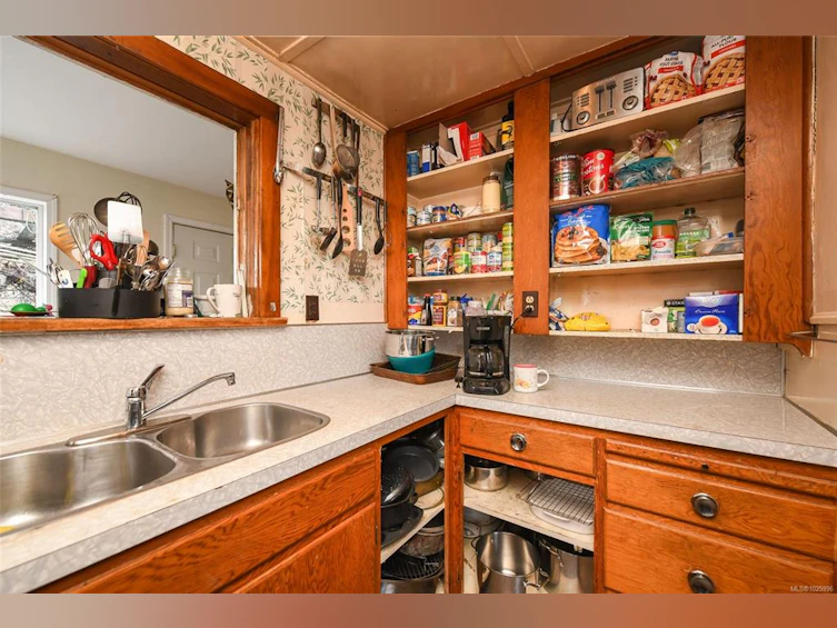 2745 Derwent Avenue, Cumberland, BC, V0R 1S0 - 8