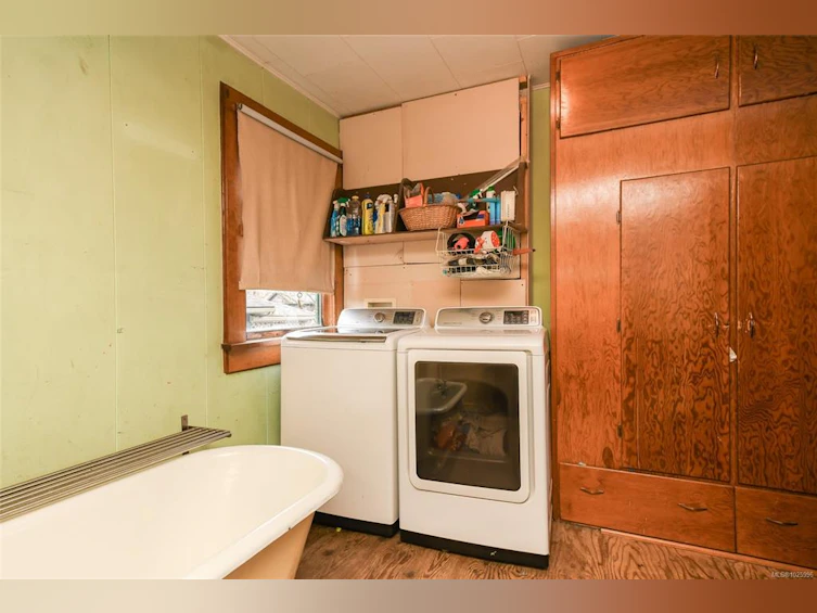 2745 Derwent Avenue, Cumberland, BC, V0R 1S0 - 25