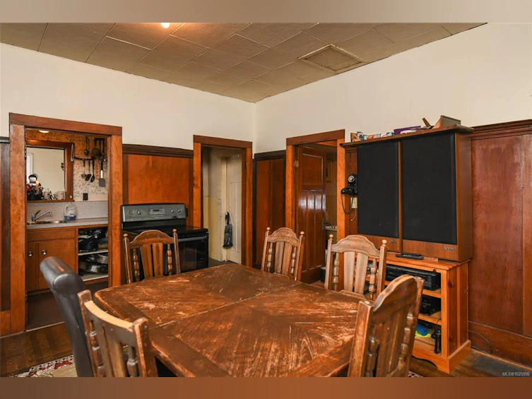 2745 Derwent Avenue, Cumberland, BC, V0R 1S0 - 10