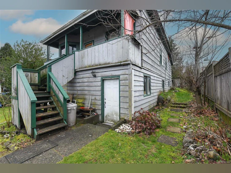2745 Derwent Avenue, Cumberland, BC, V0R 1S0 - 3