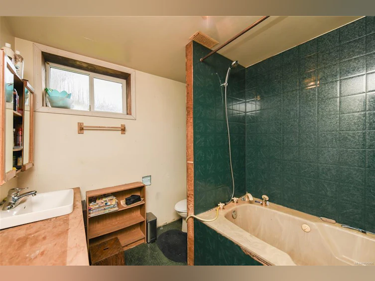 2745 Derwent Avenue, Cumberland, BC, V0R 1S0 - 28
