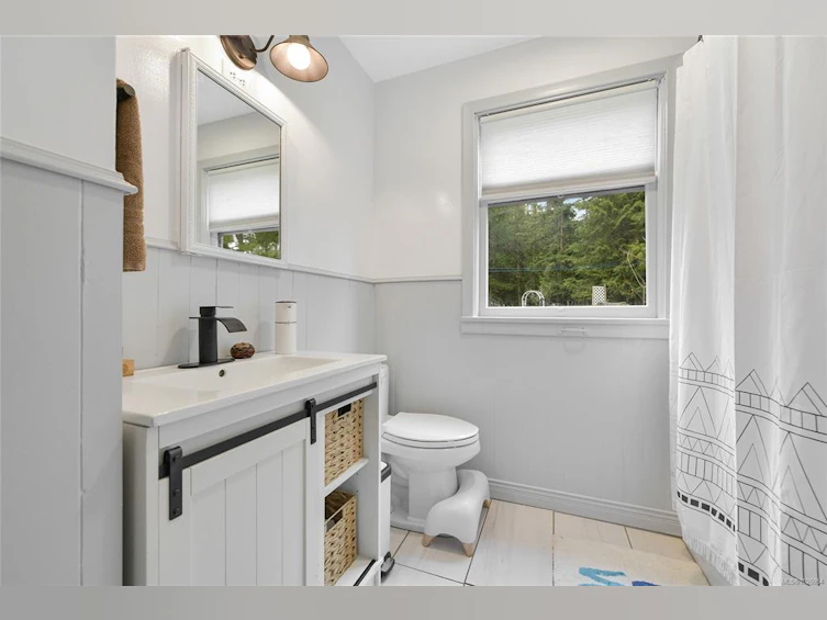 370 Campbell Bay Road, Mayne Island, BC, V0N 2J1 - 38