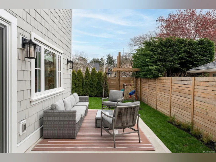 957 Maddison Street, Victoria, BC, V8S 4C6 - 36