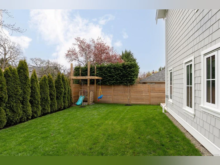 957 Maddison Street, Victoria, BC, V8S 4C6 - 34