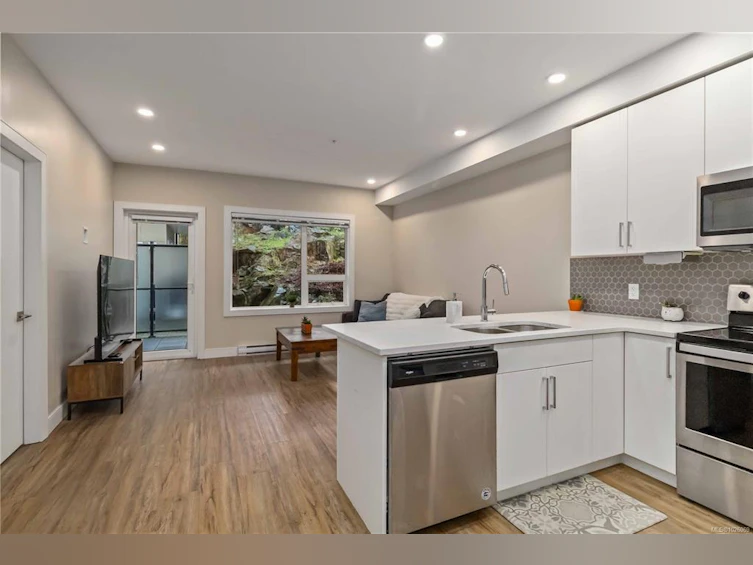 107-280 Island Highway, View Royal, BC, V9B 1G5 - 9