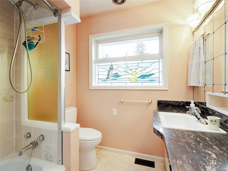 3911 Dawe Road, Saanich, BC, V8N 4H5 - 9