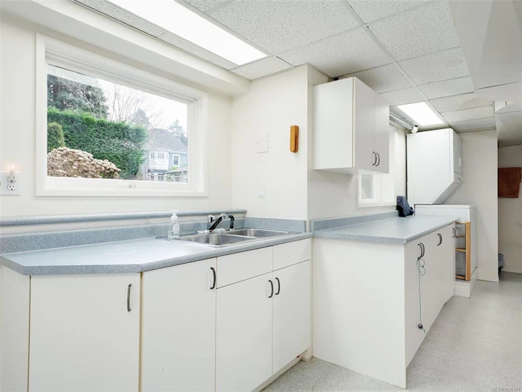 3911 Dawe Road, Saanich, BC, V8N 4H5 - 17