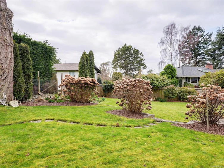 3911 Dawe Road, Saanich, BC, V8N 4H5 - 22