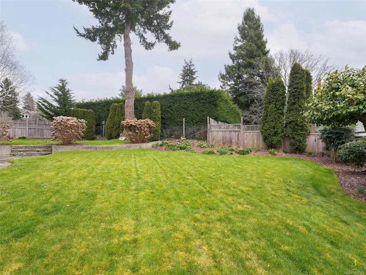 3911 Dawe Road, Saanich, BC, V8N 4H5 - 19