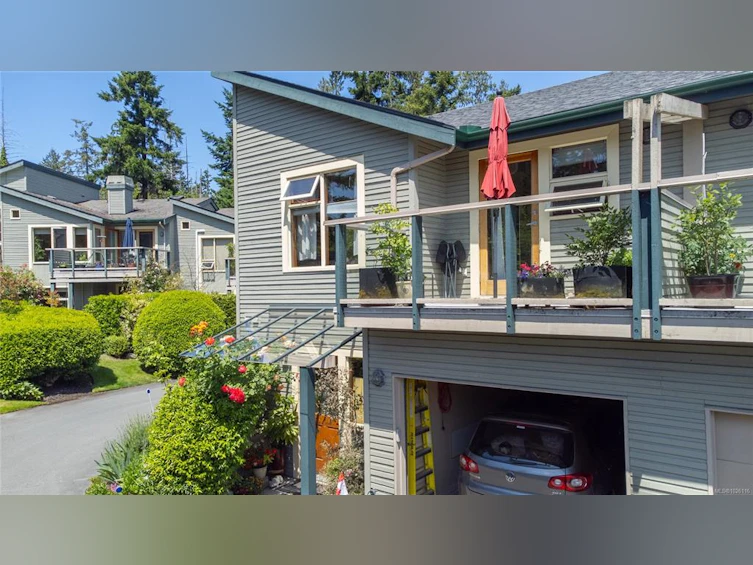 9-133 Corbett Road, Salt Spring Island, BC, V8K 2W6