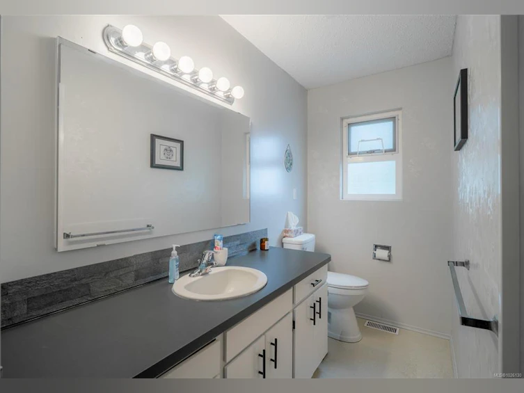 2360 11th Avenue, Port Alberni, BC, V9Y 2S5 - 11