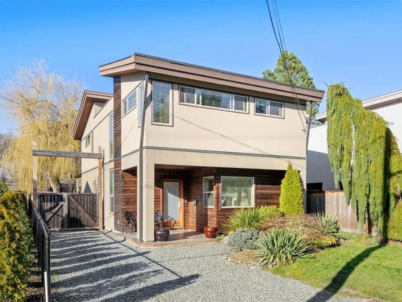 842 Canterbury Road, Saanich BC V8X 3E6