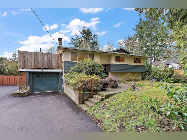 2009 Stelly's Cross Road, Central Saanich, BC, V8M 1M8