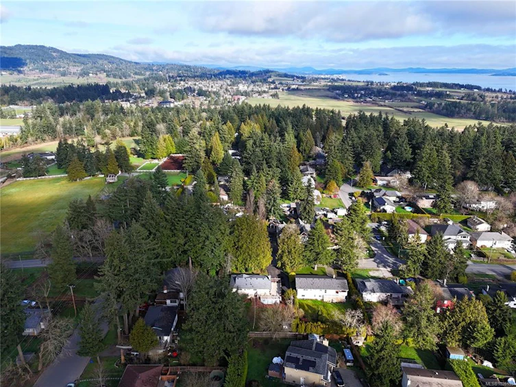 2009 Stelly's Cross Road, Central Saanich, BC, V8M 1M8 - 40