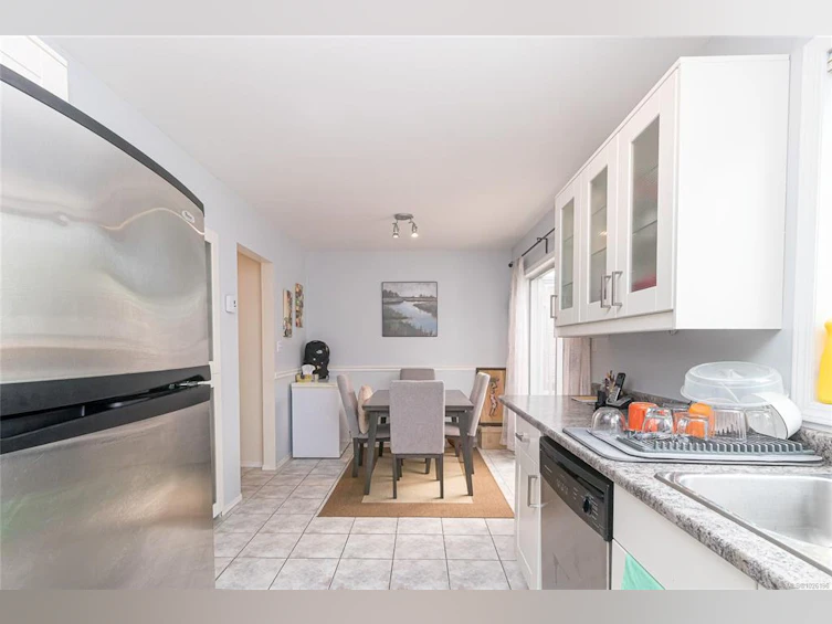 2882 Belmont Avenue, Victoria, BC, V8R 6T3 - 9