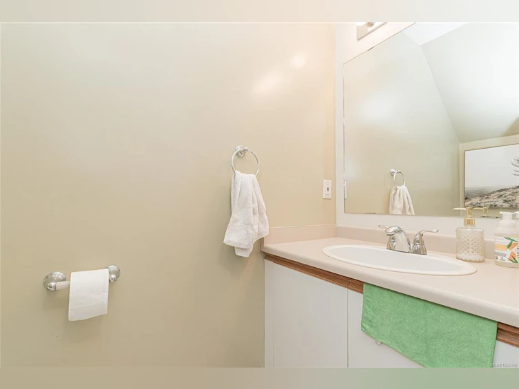 2882 Belmont Avenue, Victoria, BC, V8R 6T3 - 21