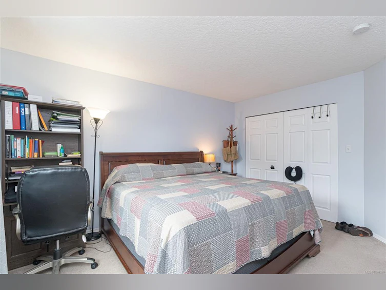 2882 Belmont Avenue, Victoria, BC, V8R 6T3 - 14