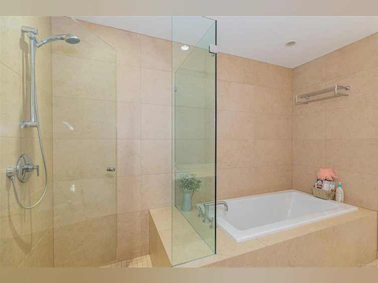 810-100 Saghalie Road, Victoria, BC, V9A 0A1 - 18