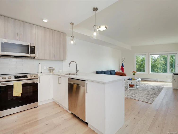 307-7098 Wallace Drive, Central Saanich, BC, V8M 1G9 - 3
