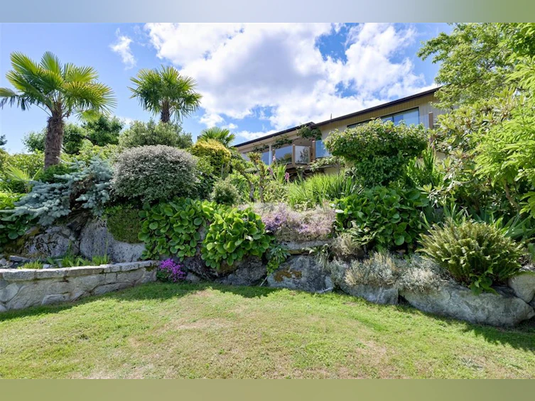 5489 Forest Hill Road, Saanich, BC, V9E 2A8 - 5
