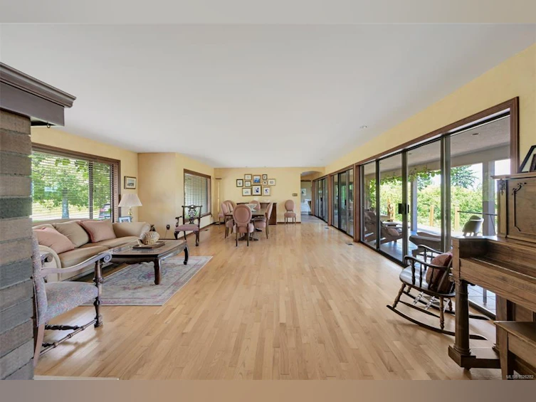 5489 Forest Hill Road, Saanich, BC, V9E 2A8 - 8
