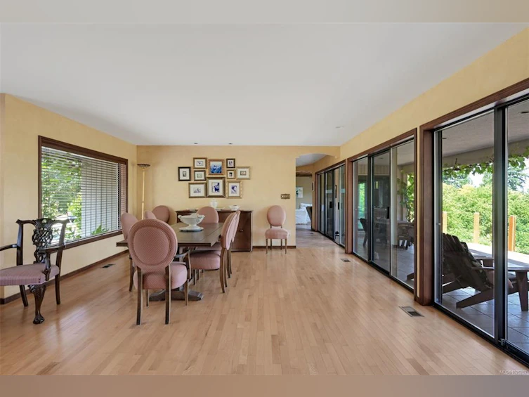 5489 Forest Hill Road, Saanich, BC, V9E 2A8 - 10