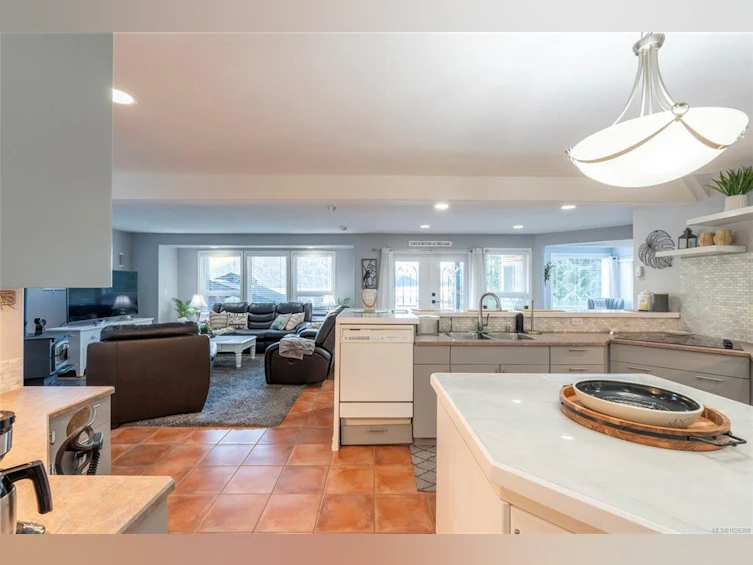 7247 Walton Road, Honeymoon Bay, BC, V0R 1Y0 - 27