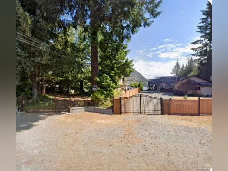 7247 Walton Road, Honeymoon Bay, BC, V0R 1Y0 - 68