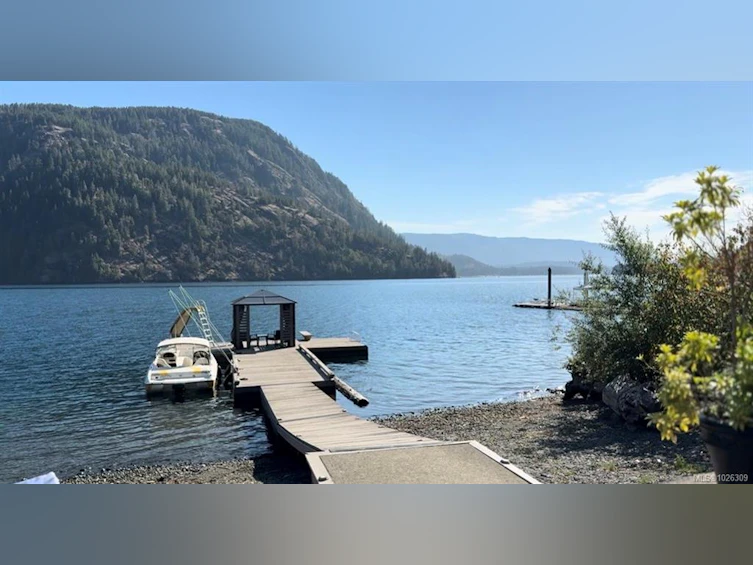 7247 Walton Road, Honeymoon Bay, BC, V0R 1Y0 - 9