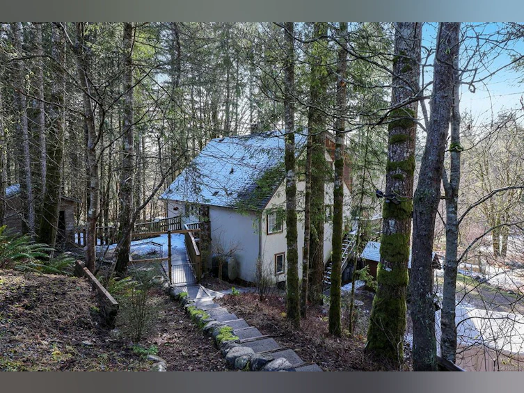 4026 Macaulay Road, Black Creek, BC, V9J 1C8 - 2