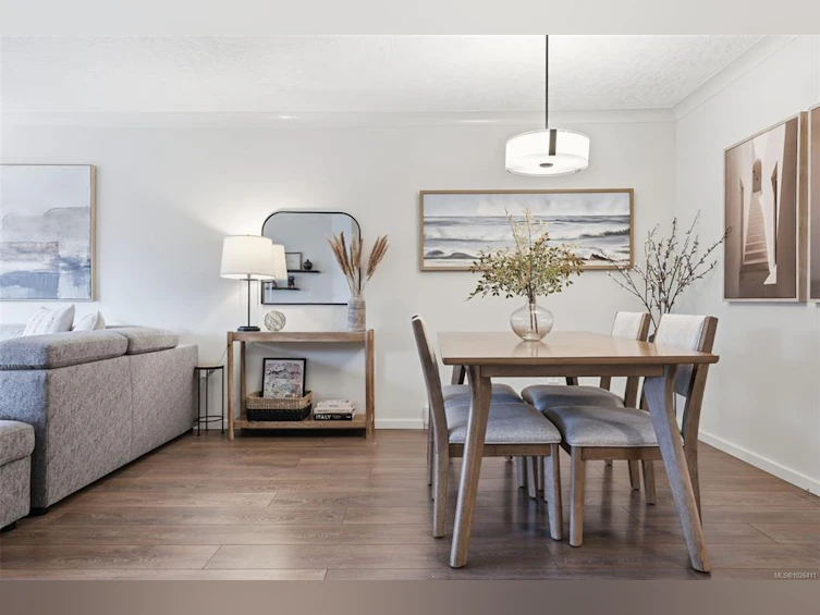 302-1121 Oscar Street, Victoria, BC, V8V 2X3 - 2