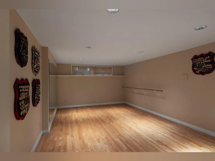 1580 Beach Drive, Oak Bay, BC, V8R 6H8 - 51