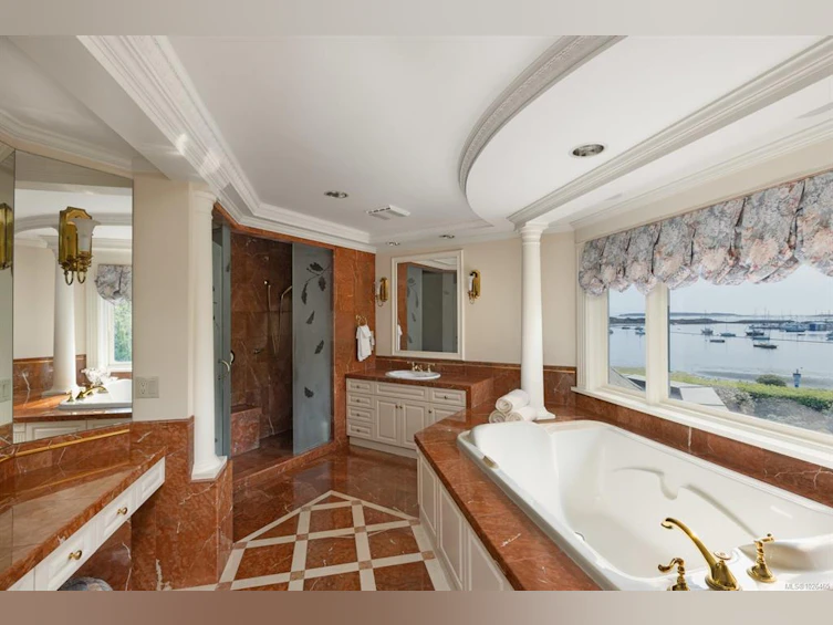 1580 Beach Drive, Oak Bay, BC, V8R 6H8 - 35