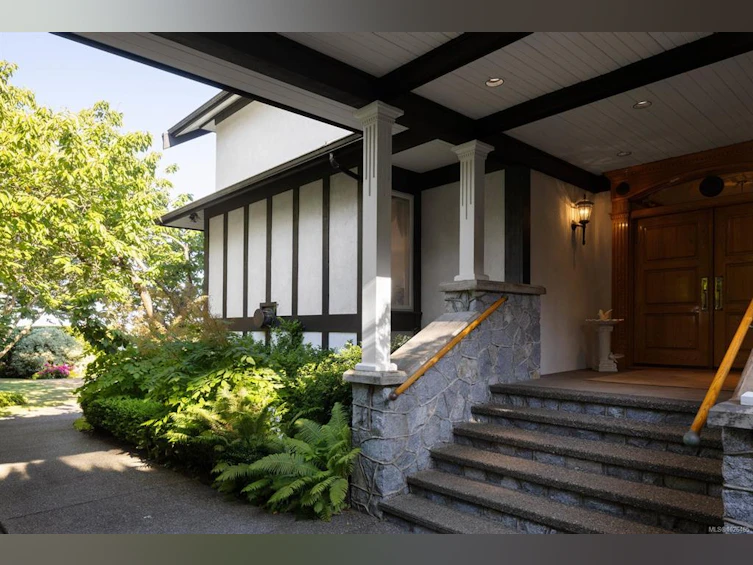 1580 Beach Drive, Oak Bay, BC, V8R 6H8 - 8