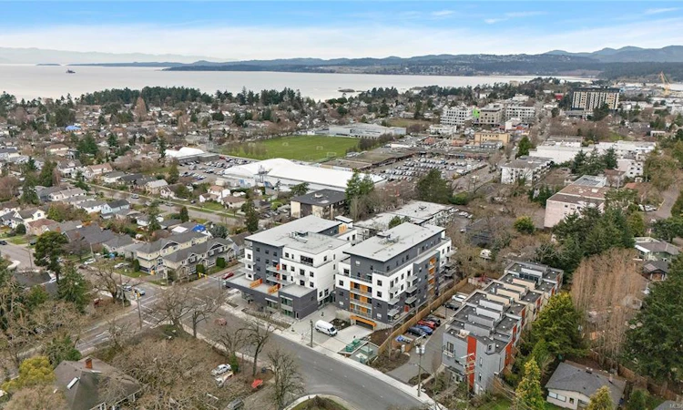 202-1102 Esquimalt Road