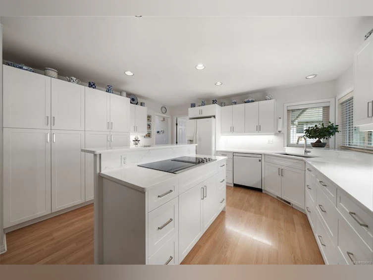 1741 Barrie Road, Saanich, BC, V8N 2W4 - 12