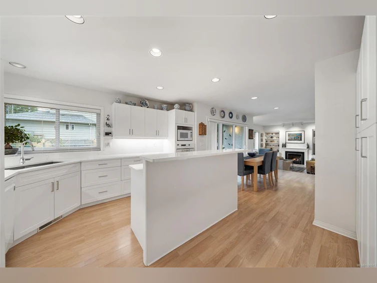 1741 Barrie Road, Saanich, BC, V8N 2W4 - 10