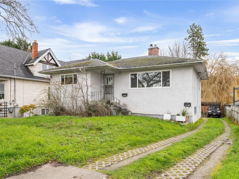 3031 Washington Avenue, Victoria BC V9A 1P7